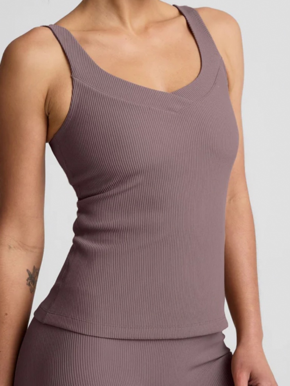 NWT Beyond Yoga Women's Medium Impulse Ribbed Classic Tank Woodland Purple - Picture 3 of 4